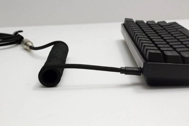 ZIFRIEND Coiled Aviator USB Cable- BLACK – Image 2