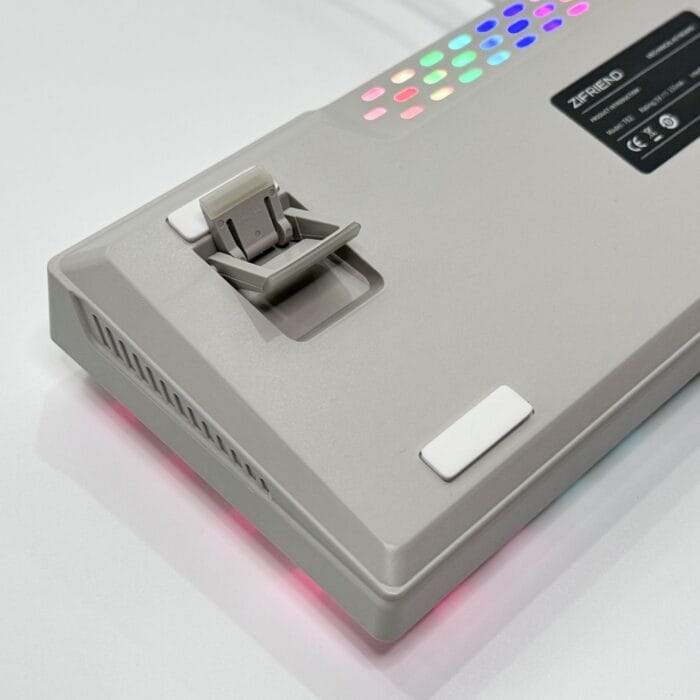 T62 (63 Keys) Mechanical Keyboard, RGB Backlit, Hot-swappable, White & Grey Beige (Red switches) – Image 11