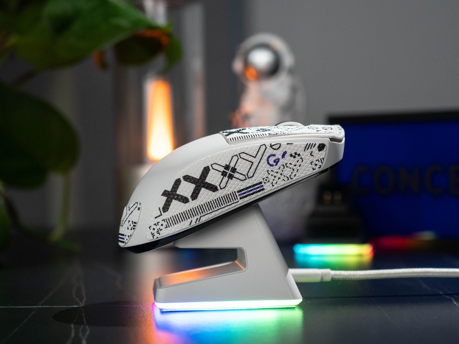 M4G × FuryCube G9 — Ultra Lightweight Wireless Gaming Mouse (white) – Image 10