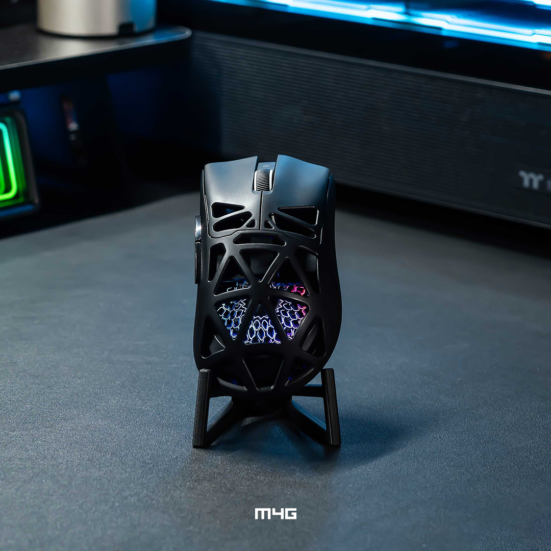 M4G × FuryCube G11 (BK-V2) — Ultra Lightweight Wireless Gaming Mouse (Black Mat) – Image 5
